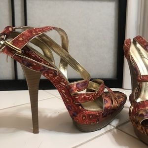 Super sexy, colorful heels!